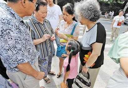 附近接送孩子当保姆_附近接送孩子当保姆的地方